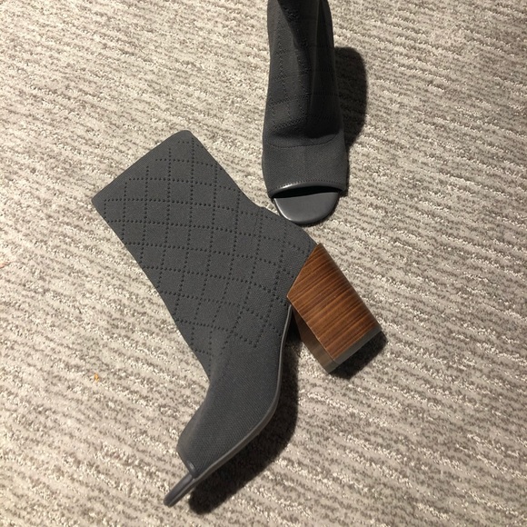 kelsi Dagger shoe - Picture 2 of 3